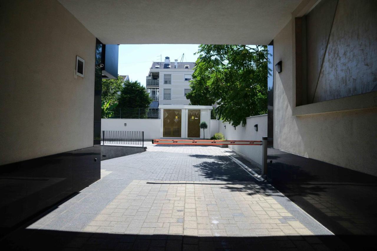 Tesla 70 Apartment With Secure Parking In The Garage Novi Sad Exteriér fotografie