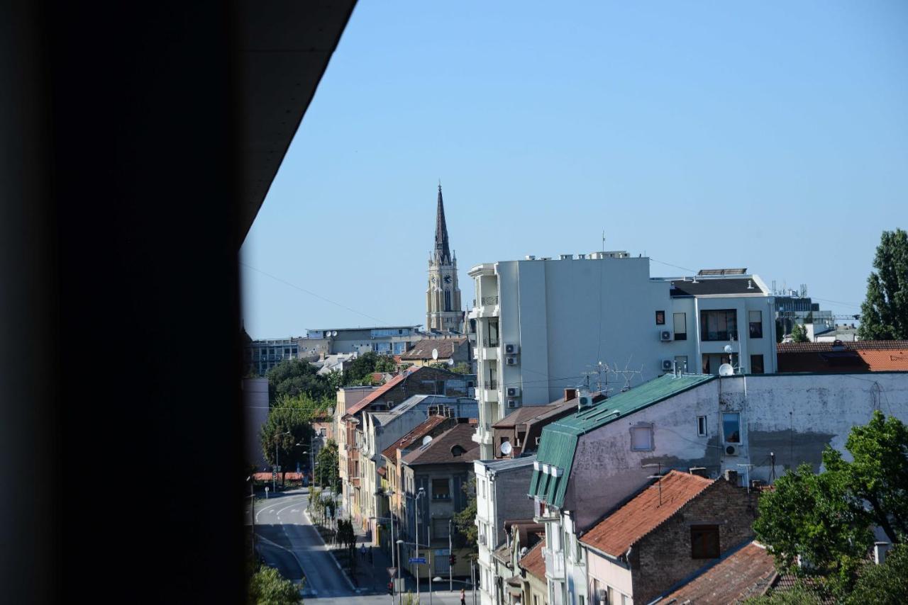 Tesla 70 Apartment With Secure Parking In The Garage Novi Sad Exteriér fotografie